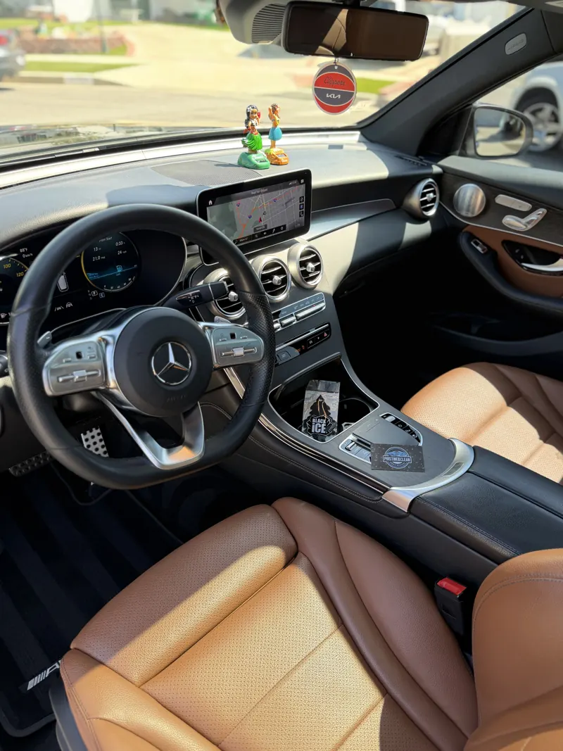 Front seats and console
